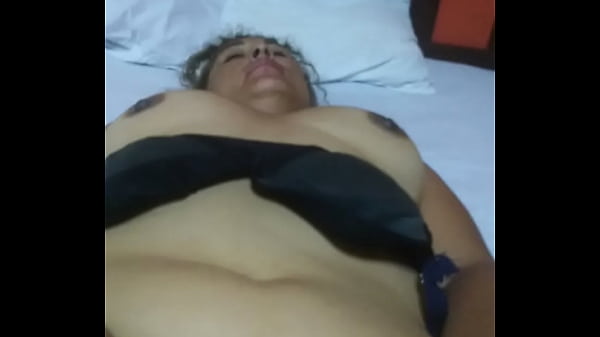 Imilla de cosita sabrosa cogiendo en la cama